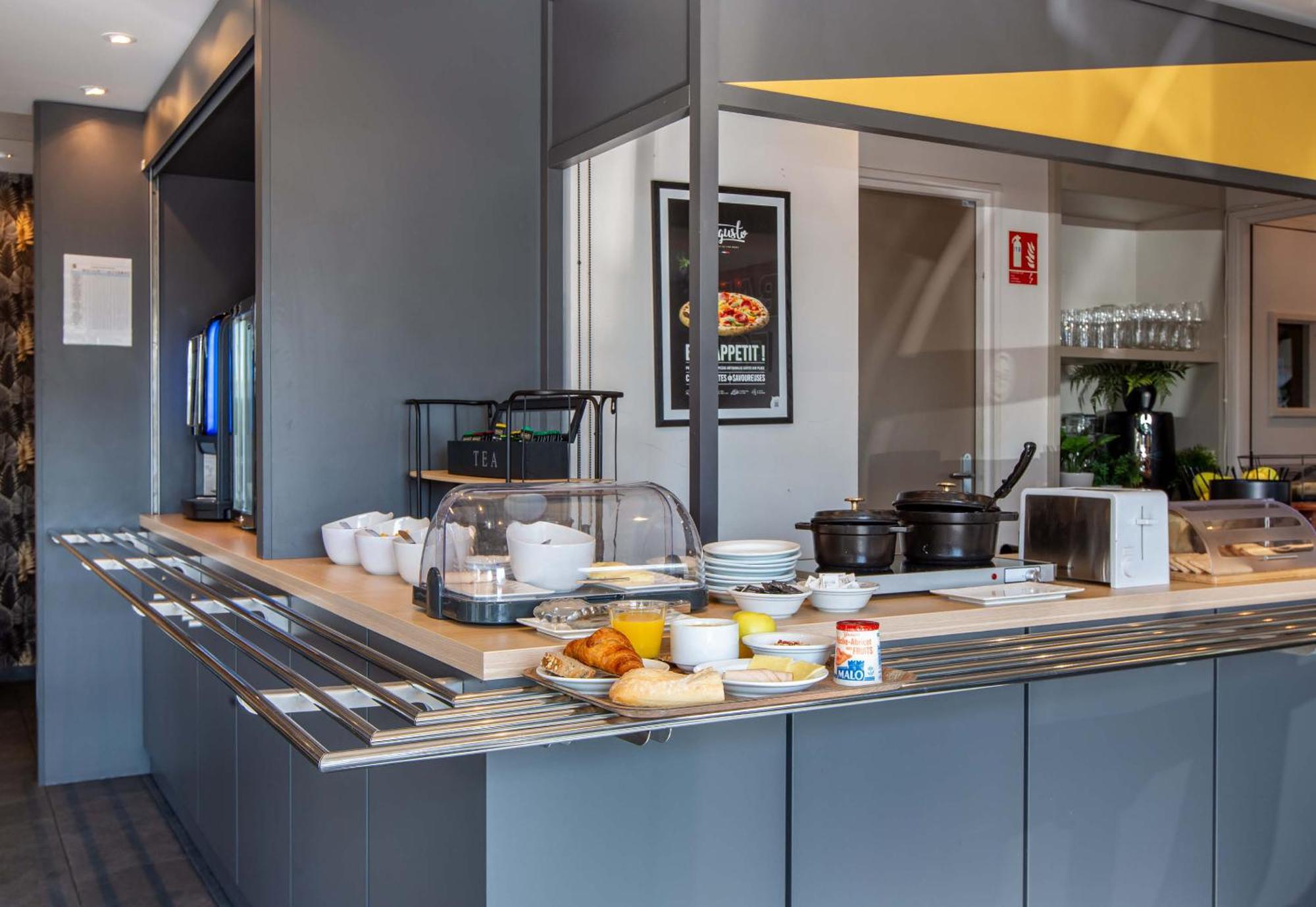 B&B Hotel Chartres Oceane Εξωτερικό φωτογραφία
